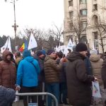 Angajații de la metrou continuă protestele și miercuri. De data aceasta, se adună în fața Guvernului VIDEO