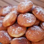 Gogoși delicioase cu drojdie. Iată cum preparau gospodinele acest dulce în 1957
