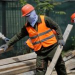 România se așteaptă la un număr uriaș de muncitori străini în 2025. Ar umple complet un oraș precum Timișoara sau Brașov