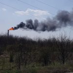 Aer irespirabil la Ploiești, luni dimineață. Localnici din diverse zone s-au plâns de poluarea intensă, cu vapori de benzen