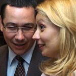Este OFICIAL! Daciana Sârbu l-a părăsit pe Victor Ponta după 19 ani de mariaj