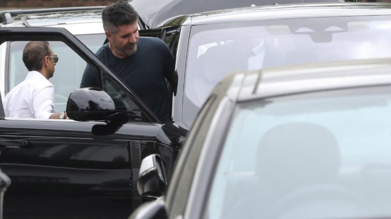 Mașină de 200.000 de euro, furată în câteva minute. Nici experților în securitate auto nu le-a venit să creadă