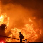 Incendii la Los Angeles. Mai multe celebrităţi se află în pericol. Situaţia este delicată