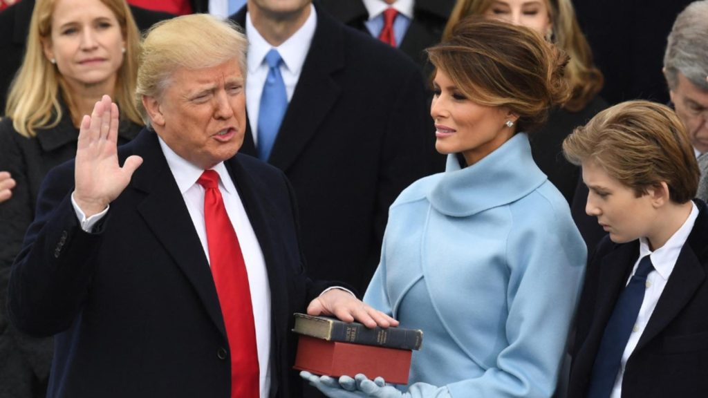 Donald Trump și JD Vance, la slujbă religioasă, înainte de ceremonia de învestire