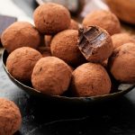 Trufe de ciocolată cu coniac. Rețeta unor mici bijuterii culinare - Mod de preparare
