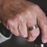 Pensionarii din România, din nou umiliți de stat: Zeci de seniori nu au primit nici acum deciziile de recalculare