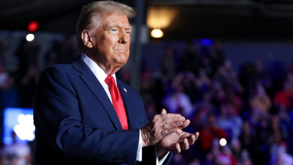 Donald Trump își pune lumea în cap. Impune taxe suplimentare pentru China, Canada și Mexic