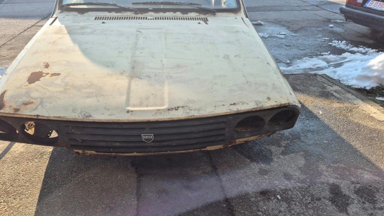 Festival pe rețele de socializare. Prețul HALUCINANT cerut pe o Dacia 1410 din care curg tablele - GALERIE FOTO