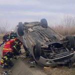 Accident dramatic în județul Alba: o mașină a căzut de pe un pod și s-a răsturnat. O tânără de 29 de ani se zbate între viață și moarte - Intervine elicopterul SMURD