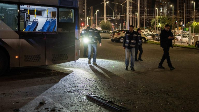 Atentat în Israel. Trei bombe au explodat în autobuze goale în apropiere de Tel Aviv