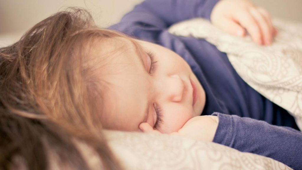Alimentul minune care alungă insomnia și te va ajuta să dormi ca un prunc. Are beneficii uluitoare asupra organismului