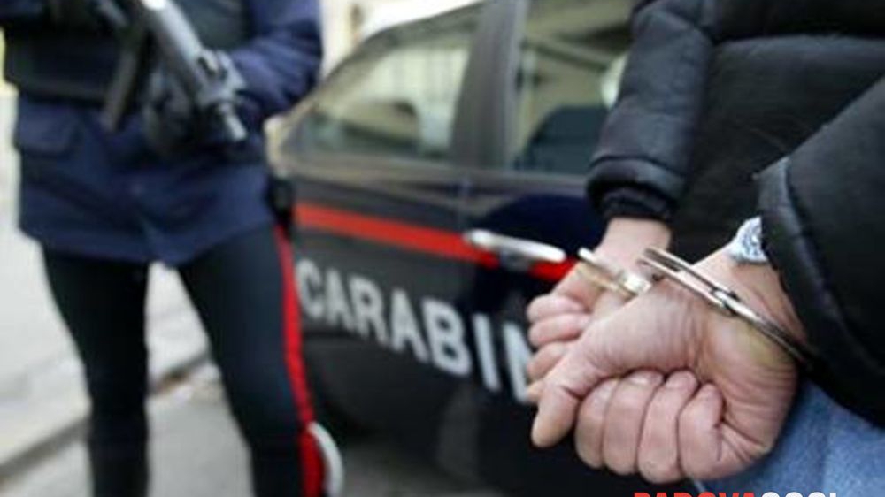 Un român a fost prins de garda unui ministru italian în timp ce încerca să fure un portofel ziua în amiaza mare, în Roma