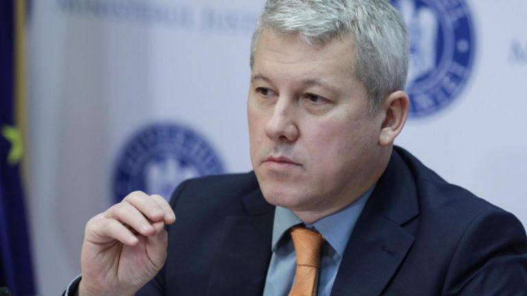 USR pune tunurile pe ministrul de Interne: Oamenii au fost hărțuiți de poliția lui Predoiu pentru că au zis cu cine votează - DOCUMENT