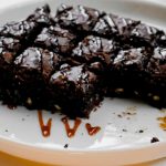 Ciocolată de casă cu biscuiți. O rețetă rapidă și pentru toate gusturile
