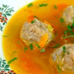 Secretul gustului perfect la ciorba de perișoare: ingredientul esențial pe care trebuie să-l adaugi după ce stingi focul