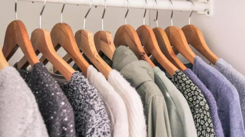Un mare brand de modă a intrat în faliment. Mulți români poartă haine produse de acesta
