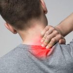 Cum se manifestă hernia de disc cervicală