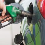 Lovitură teribilă în buzunarele șoferilor români. Carburanții s-au scumpit deja cu 2%, într-o singură lună