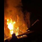Pompier răni grav în urma unei explozii produse la stingerea unui incendiu, în Prahova. Doi jandarmi, răniți în intervenție - FOTO/VIDEO