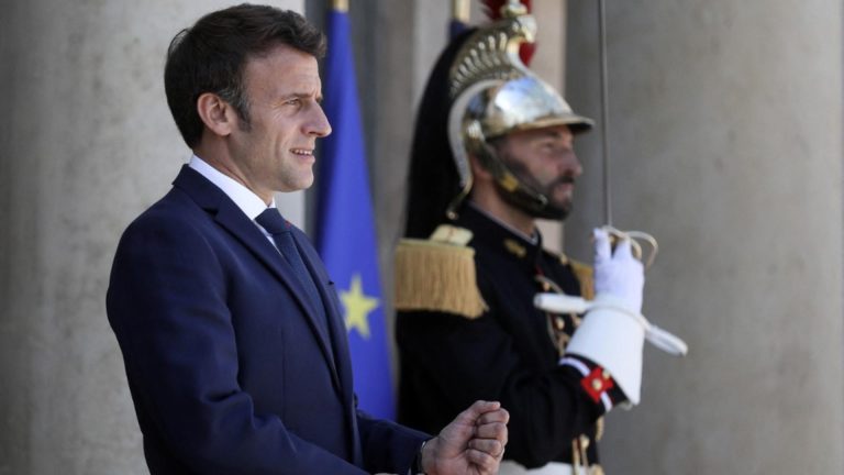 De ce NU participă România la Summitul crucial de la Paris. Liderii lumii ignoră țara noastră din cauza lui Iohannis și Bolojan