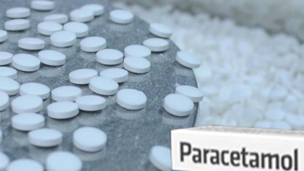 Halucinant: tinerii iau PARACETAMOL până le cedează ficatul! Noua provocare de pe TikTok care-i trimite pe adolescenți direct în spital