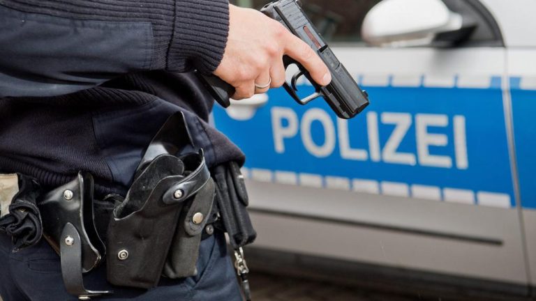 Incident în Munchen. O mașină a intrat în plin, în oameni. Mai multe persoane au fost rănite, conform poliției