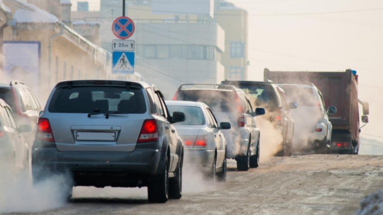 2025 - anul taxei auto pentru mașinile poluante. Ce variante are guvernul. Cum vrea România să scape de rable