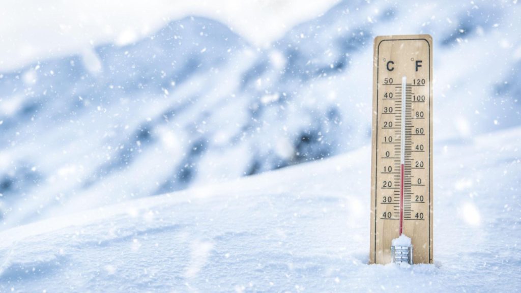 Prognoza meteo 1 februarie. Temperaturi în scădere și precipitații mixte: vremea ia aspect de IARNĂ la munte