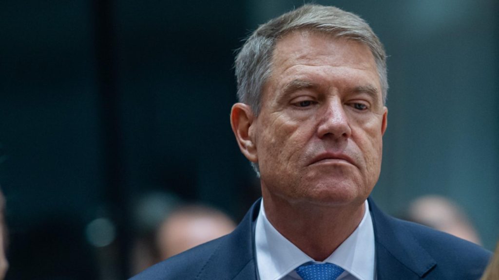 Decretele semnate pe ultima sută de metri de Klaus Iohannis, cu o zi înainte de a pleca de la Cotroceni