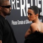 Ținuta cu care soția lui Kanye West a reușit să șocheze pe toată lumea la premiile Grammy de la Los Angeles. Alte apariţii controversate
