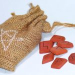Etalarea runelor, marți, 4 ianuarie 2025. Sfaturi și mesaje de la univers pentru toate zodiile