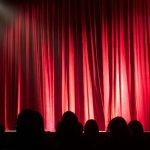 Bune maniere la teatru și operă. Ce reguli trebuie respectate, conform Codului Bunelor Maniere