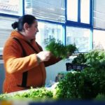 Legumele de primăvară, mai devreme pe tarabe, dar foarte SCUMPE