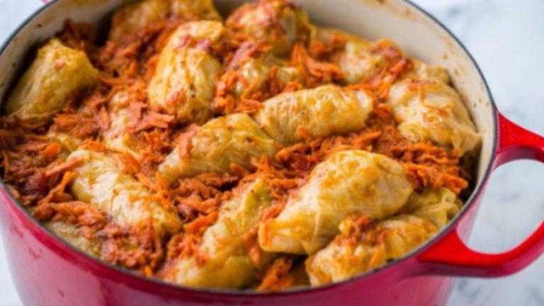 Care este cea mai potrivită carne pentru sarmale. Rețeta dezvăluită de un bucătar celebru. Secretul celei mai gustoase rețete