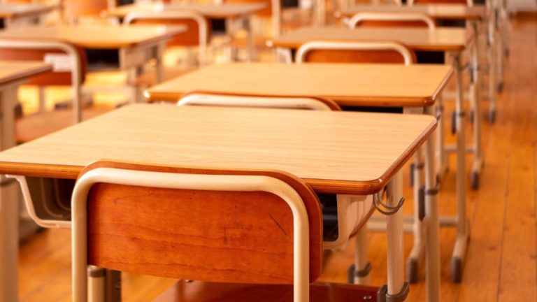 Ministerul Educației supune dezbaterii publice structura anului şcolar 2025 – 2026. Când va fi prima zi de școală