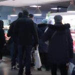 Alegerile din mai, un factor de RISC pentru economie. Economiști: devalorizarea leului ar putea scumpi facturile