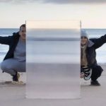 VIDEO. S-a inventat scutul care te face invizibil. Te așezi în spatele lui și nu te mai vede nimeni