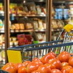 Noi SCHIMBĂRI în supermarketuri. Revine practica din anii `80-90 pe care mulți români nu o cunosc
