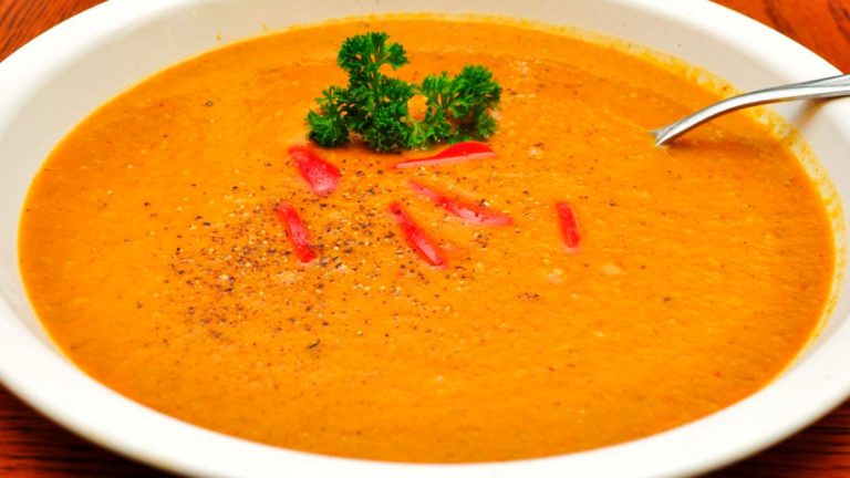 Supa „arde-grăsimi” care te va ajuta să dai jos 4 kg în 7 zile. Ce spun specialiștii și cum se ține dieta