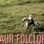 Cine este femeia de pe cal de la începutul emisiunii 'Tezaur Folcloric'. „Mulți m-au criticat: De ce-a pus amazoana aia în generic?”