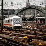 Momente de panică maximă! Un pensionar a dat foc la tren. A vrut să-și prepare cafeaua la...aragazul de voiaj!