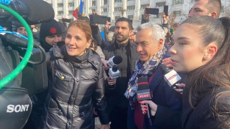 Ziua cea mare a românilor adevărați. Oamenii ies în stradă de ziua lui Călin Georgescu, Televiziunea Poporului este alături de suveraniști
