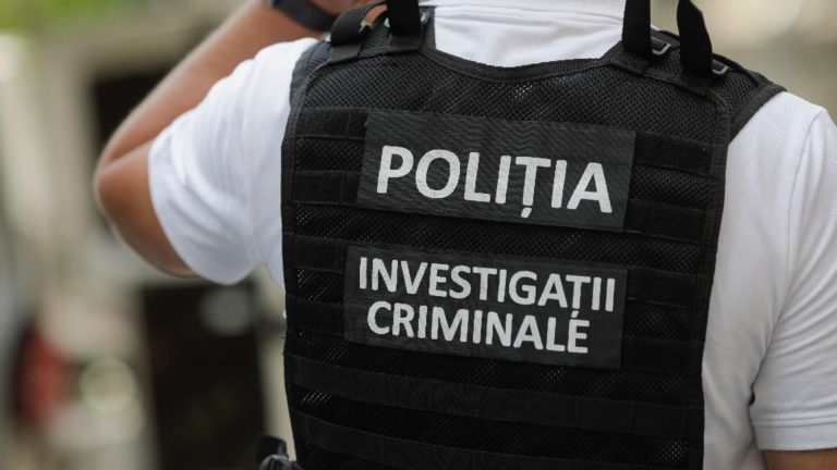 Un bărbat a amenințat pe Facebook că se sinucide. Poliția a intervenit la timp VIDEO