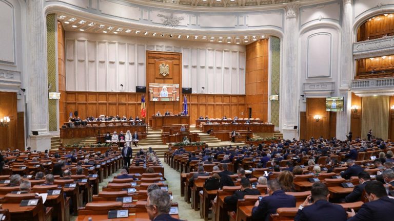 Sancțiuni usturătoare pentru parlamentarii care chiulesc de la ședințe. Noua lege este pe cale de a fi adoptată