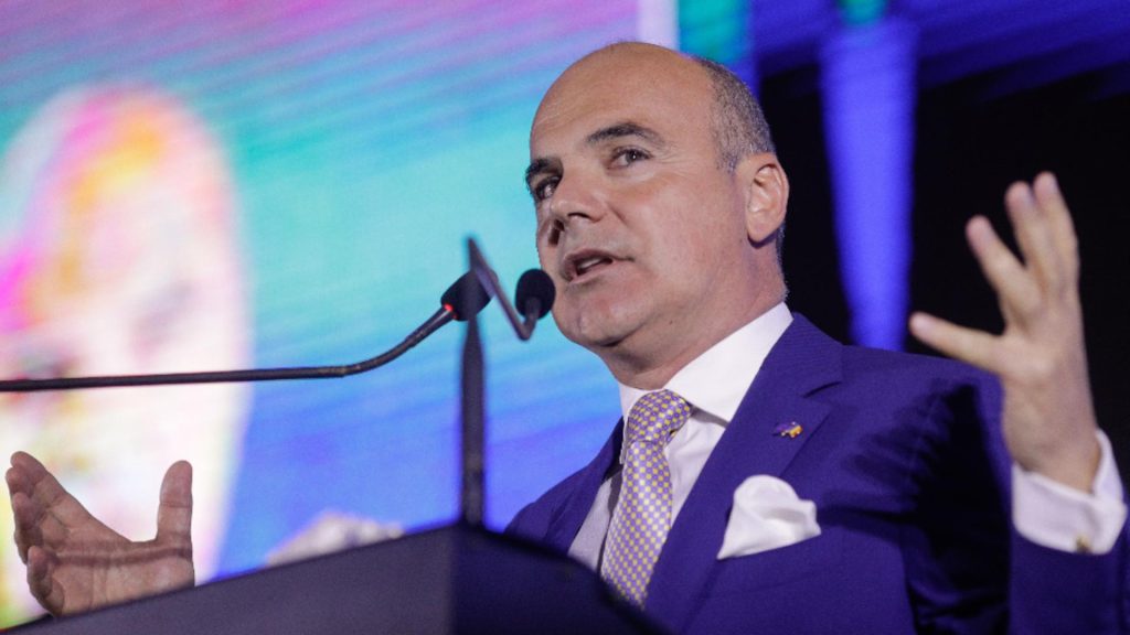 Rareș Bogdan: Cei care lingeau clanțe la ambasade după aprobare de la ”marele licurici” ne spun azi cât de rea e America