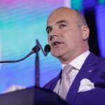 Rareș Bogdan: Cei care lingeau clanțe la ambasade după aprobare de la ”marele licurici” ne spun azi cât de rea e America