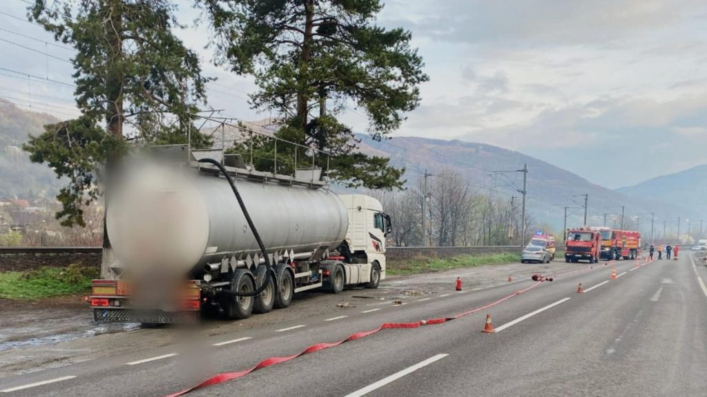Incident grav, în Comarnic: scurgeri de acid sulfuric dintr-o cisternă. Persoanele din zonă, evacuate