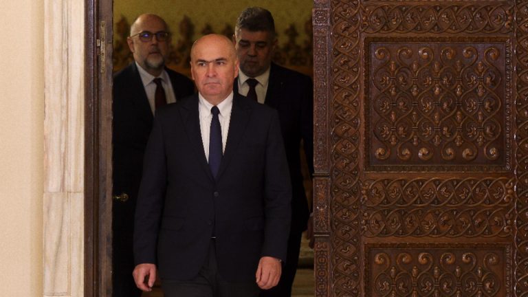 Scaunul interimarului se clatină. Începe revocarea lui Ilie Bolojan. POT: ”A devenit un pericol pentru siguranța națională”