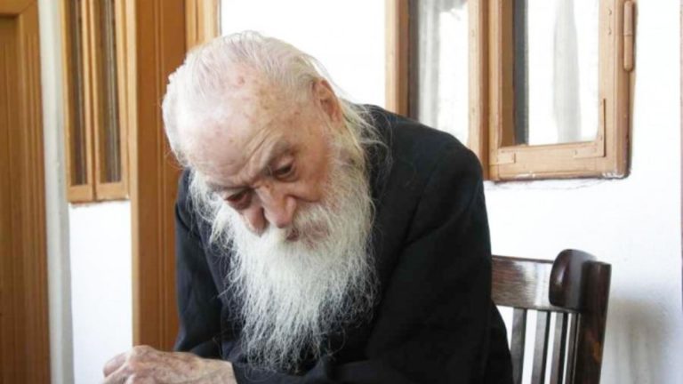 Cum deosebeşti preoţii mincinoşi de cei adevăraţi? Cum faci diferenţa între un preot şi un popă?