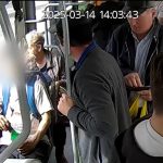 Șofer de autobuz, atacat brutal în timpul serviciului! Momentul, surprins pe camerele de supraveghere - VIDEO
